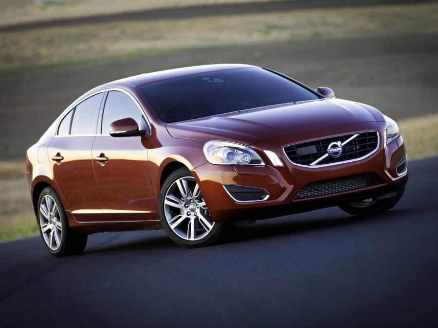  Volvo S60 T6 2010 года  (US) (фото 18 из 24)